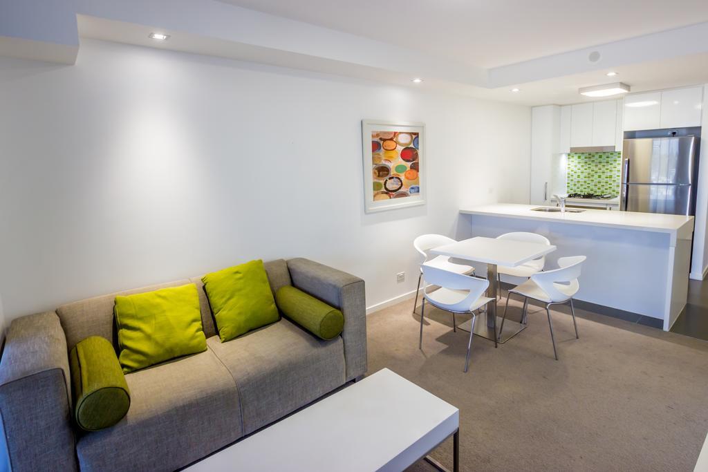이스트우드 아파트 브리즈번 외부 사진 A typical apartment at the Village